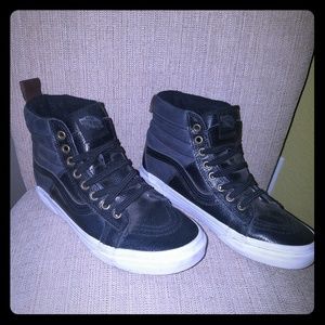 Vans SK8-Hi MTE shoes. Size 8 or mens 6.5